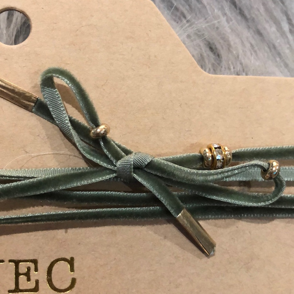 Necklace - Picture 2 of 3